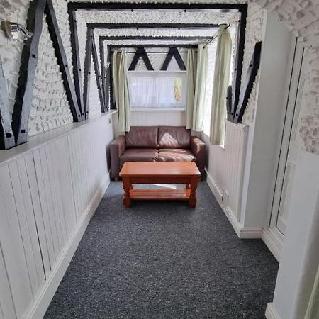 En Suite Room With Kitchen Facilities Νότιγχαμ Εξωτερικό φωτογραφία