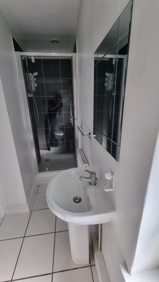 En Suite Room With Kitchen Facilities Νότιγχαμ Εξωτερικό φωτογραφία